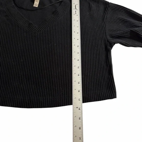 Alo Yoga Ribbed Cropped Long Sleeve Top | Black Minimalist Loungewear | Size S - Picture 8 of 11